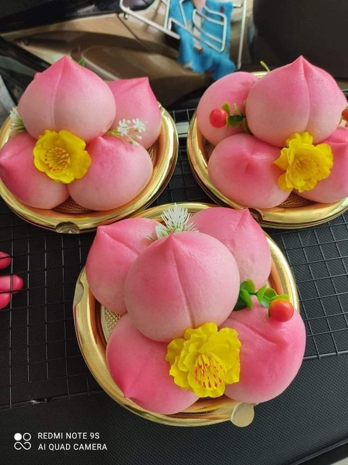 Bên cạnh đó, bánh bao đào tiên cũng được nhiều chị em đặt mua về cúng vía Thần Tài. Ảnh: Facebook.