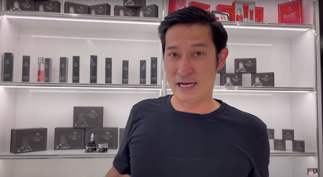 Tầng 1 của căn nhà được Việt Hương sử dụng làm nơi kinh doanh mỹ phẩm.