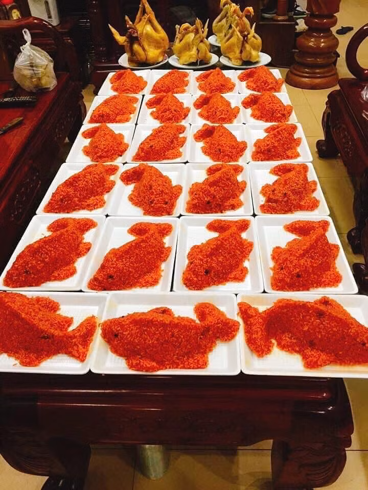 Xôi cá chép loại nhỏ giá 25.000 đồng/con,loại to là 45.000 đồng/con.