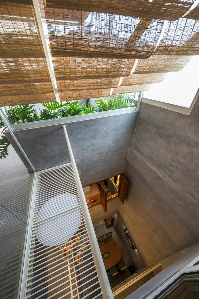 Bằng cách kết nối từ tầng 1 đến tầng 3 thành một không gian thống nhất, các thành viên có thể cảm nhận được không khí gia đình trong từng khoảnh khắc dù là nhỏ nhất.