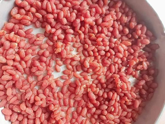 Mứt cau cảnh dẻo mềm lại có vị chua ngọt rất dễ ăn. Ảnh: Facebook