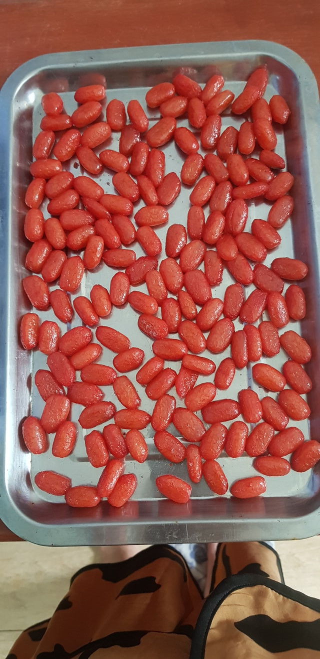 Mỗi lần chị Đào chỉ làm được vài kg mứt nên hàng lúc nào cũng trong tình trạng thiếu. Ảnh: Facebook