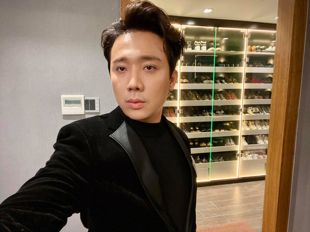 Ngoài tủ nước hoa, Trấn Thành cũng lộ tủ giày hiệu đắt đỏ.