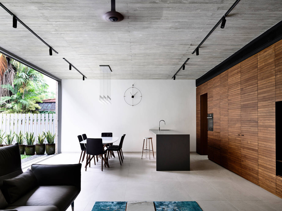 Phòng khách và bếp ăn bố trí ở khối nhà phía trước.