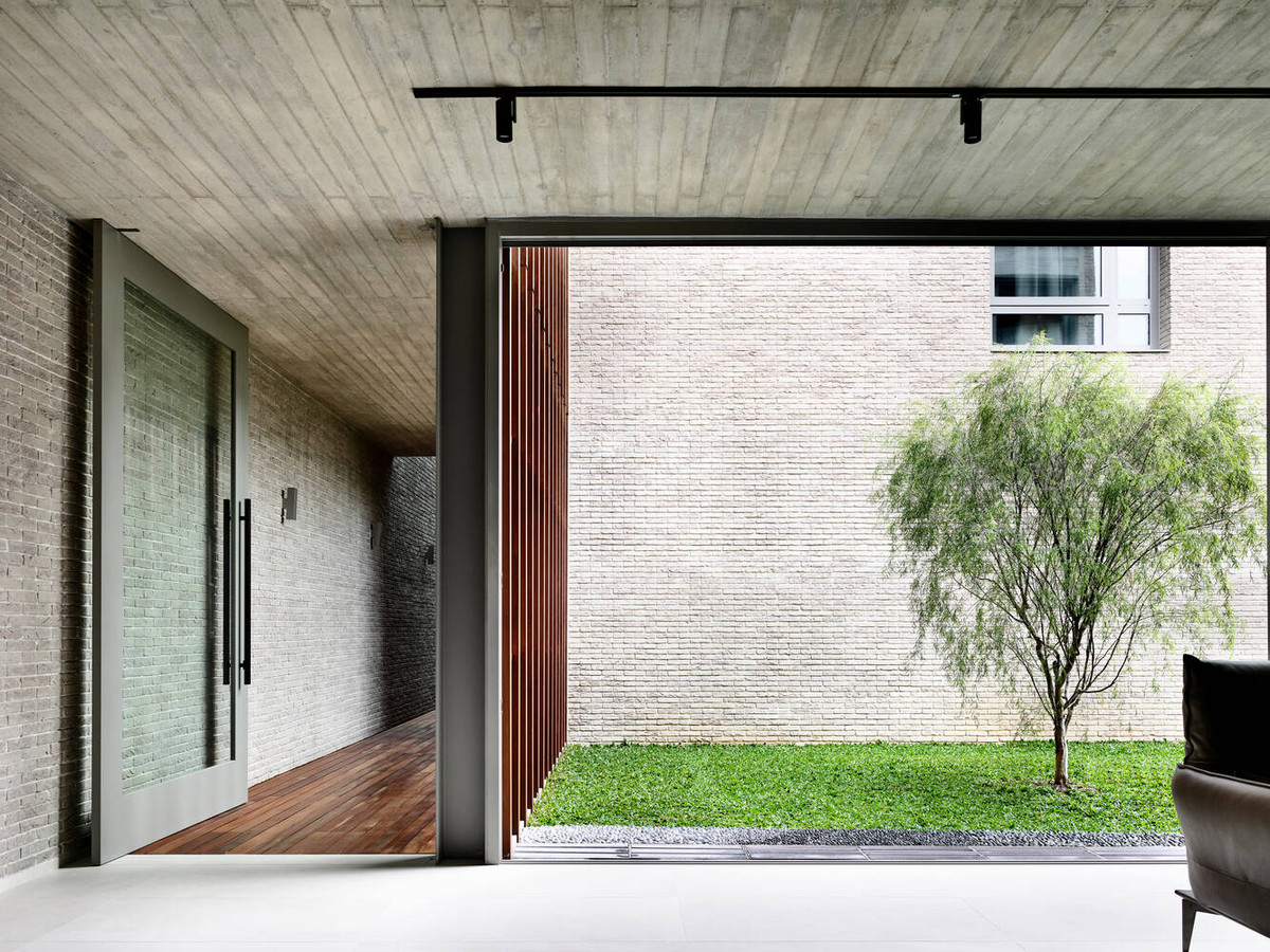 Phòng khách và bếp ăn bố trí ở khối nhà phía trước.