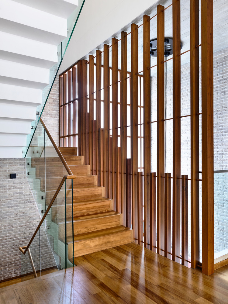 Nội thất gỗ mang đến cảm giác ấm cúng. Nguồn ảnh: Derek Swalwell