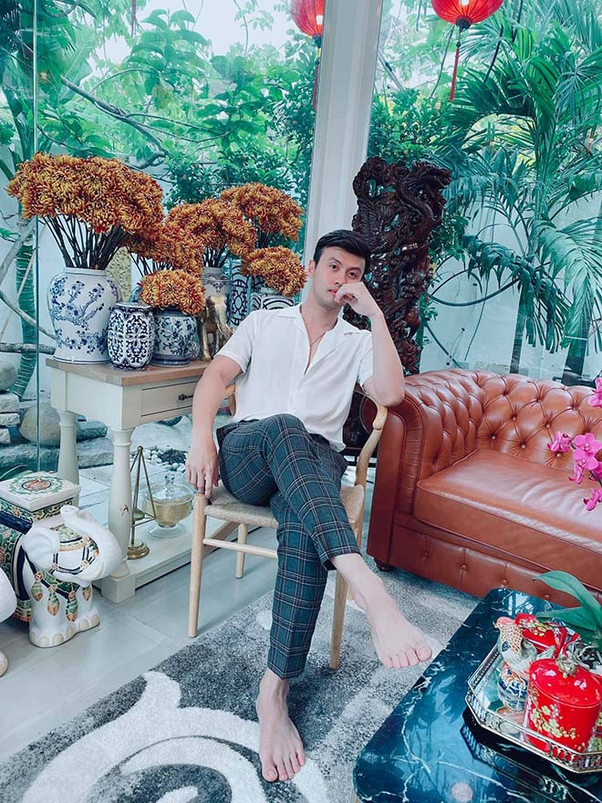 Shark Khoa chỉ chia sẻ "nhỏ giọt" hình ảnh về căn biệt thự nhưng cũng đủ khiến nhiều người trầm trồ về độ xa hoa, hoành tráng.
