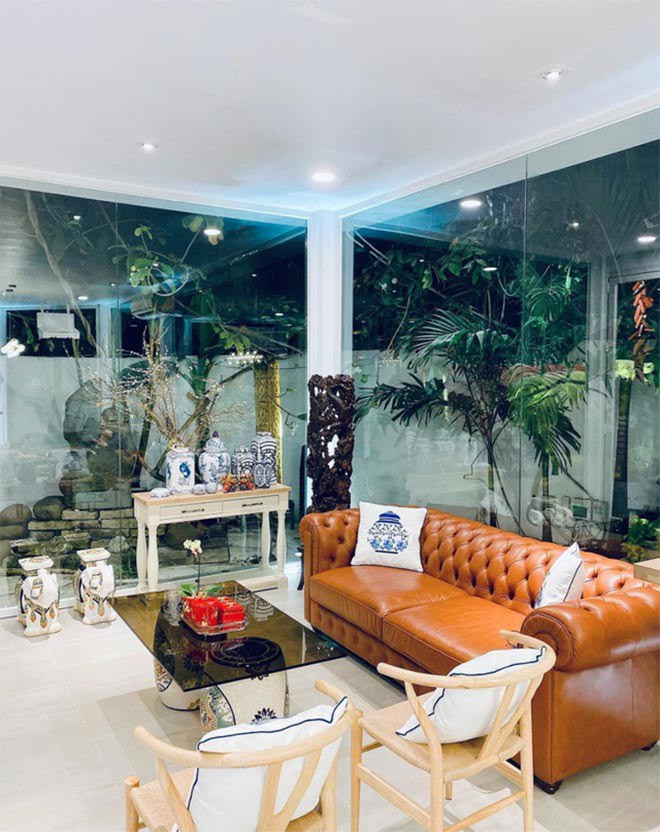 Mỗi chiếc bình có giá dao động từ 1,5 - 4 triệu đồng.