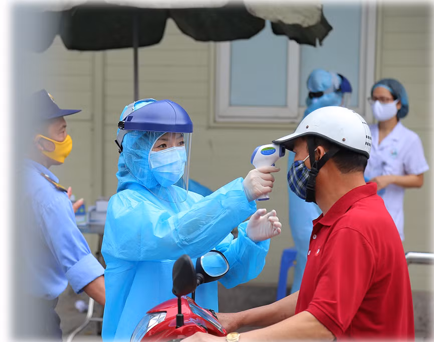 Tiền lương cho công viêc này có thể lên tới 25 USD/giờ (573.000 đồng/giờ). Ảnh: Sở y tế HN.