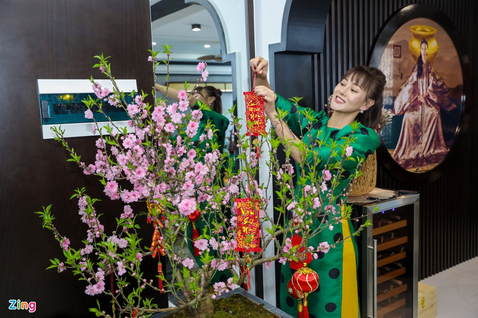 Ngoài đời, những diễn viên này đều sở hữu căn nhà sang trọng và hiện đại. Dịp Tết vừa qua, Phương Oanh chuyển về căn hộ mới rộng hơn 100m2 ở Bắc Từ Liêm (Hà Nội). Ảnh: Zing