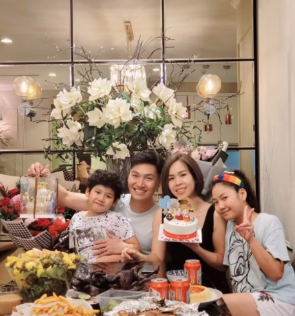 Tương tự, căn hộ của diễn viên Mạnh Trường có diện tích 140m2, tọa lạc ở trung tâm Hà Nội. Ảnh: FBNV