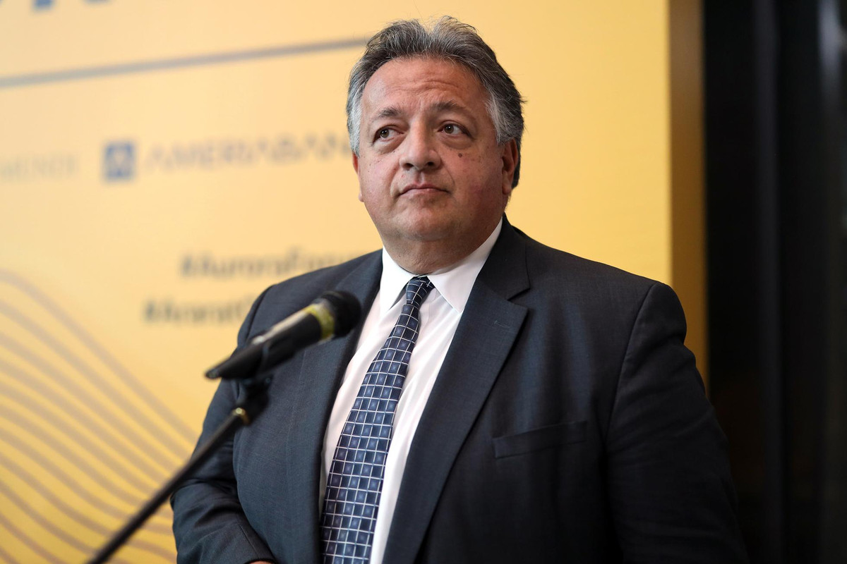 Noubar Afeyan – Chủ tịch của Moderna sở hữu 1,9 tỷ USD. Ông là một doanh nhân, nhà phát minh và nhà từ thiện người Mỹ gốc Armenia.