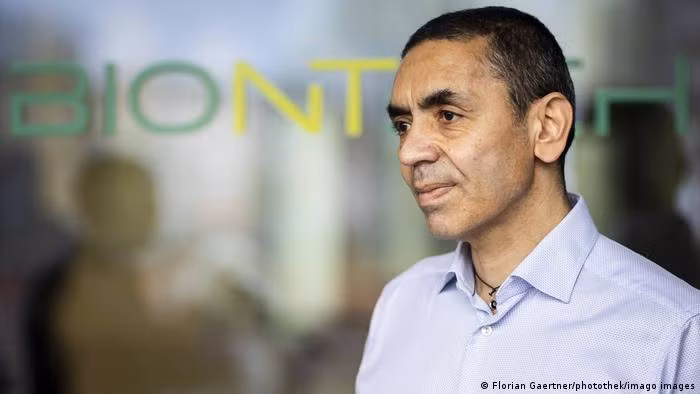 Vị trí thứ 2 thuộc về Ugur Sahin - CEO và đồng sáng lập BioNTech với 4 tỷ USD. Uğur Şahin là một bác sĩ ung thư người Đức. Ông đã giúp phát triển một trong những loại vaccine chính chống lại COVID-19. Lĩnh vực nghiên cứu chính của ông là nghiên cứu ung thư và miễn dịch học.