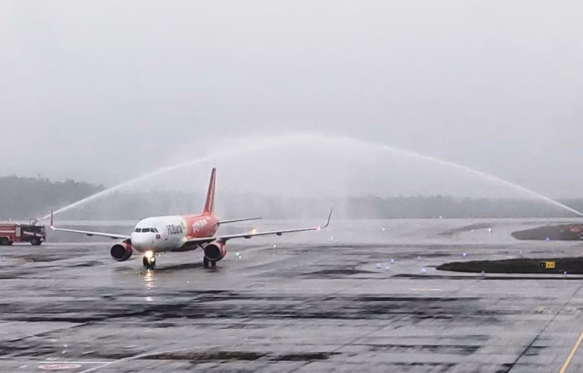 San bay Van Don mo cua lai: Cong ty, hang bay nao mung nhat?-Hinh-2