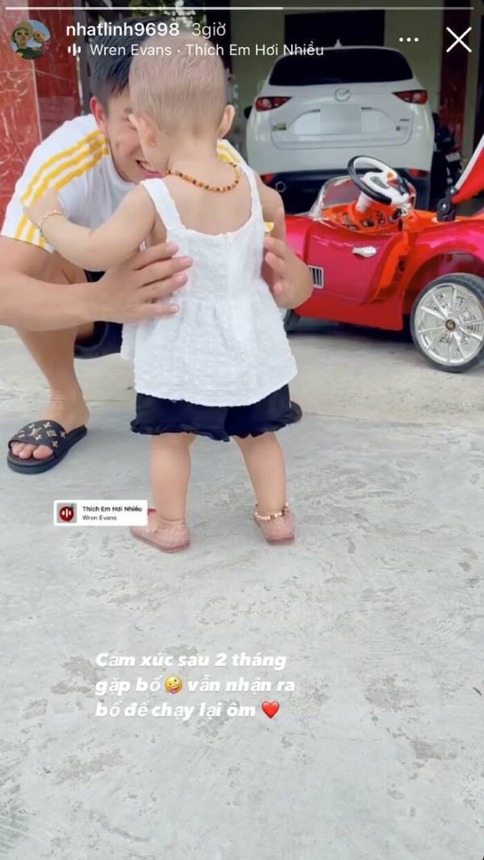 Văn Đức và con gái.