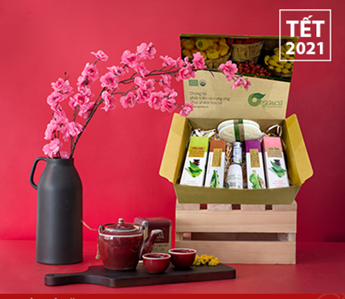 Các loại sản phẩm hữu cơ gồm: dầu gội nha đam, sữa tắm nha đam, xơ mướp...cũng được đóng gói thành giỏ quà Tết lạ mắt. Ảnh: Organica.