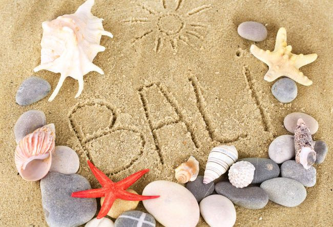 Bali: Điểm đến du lịch hàng đầu trong quần đảo của Indonesia là Bali, nơi được biết đến với những ngôi đền cổ kính, núi lửa, khí hậu nhiệt đới và những bãi biển tuyệt đẹp.