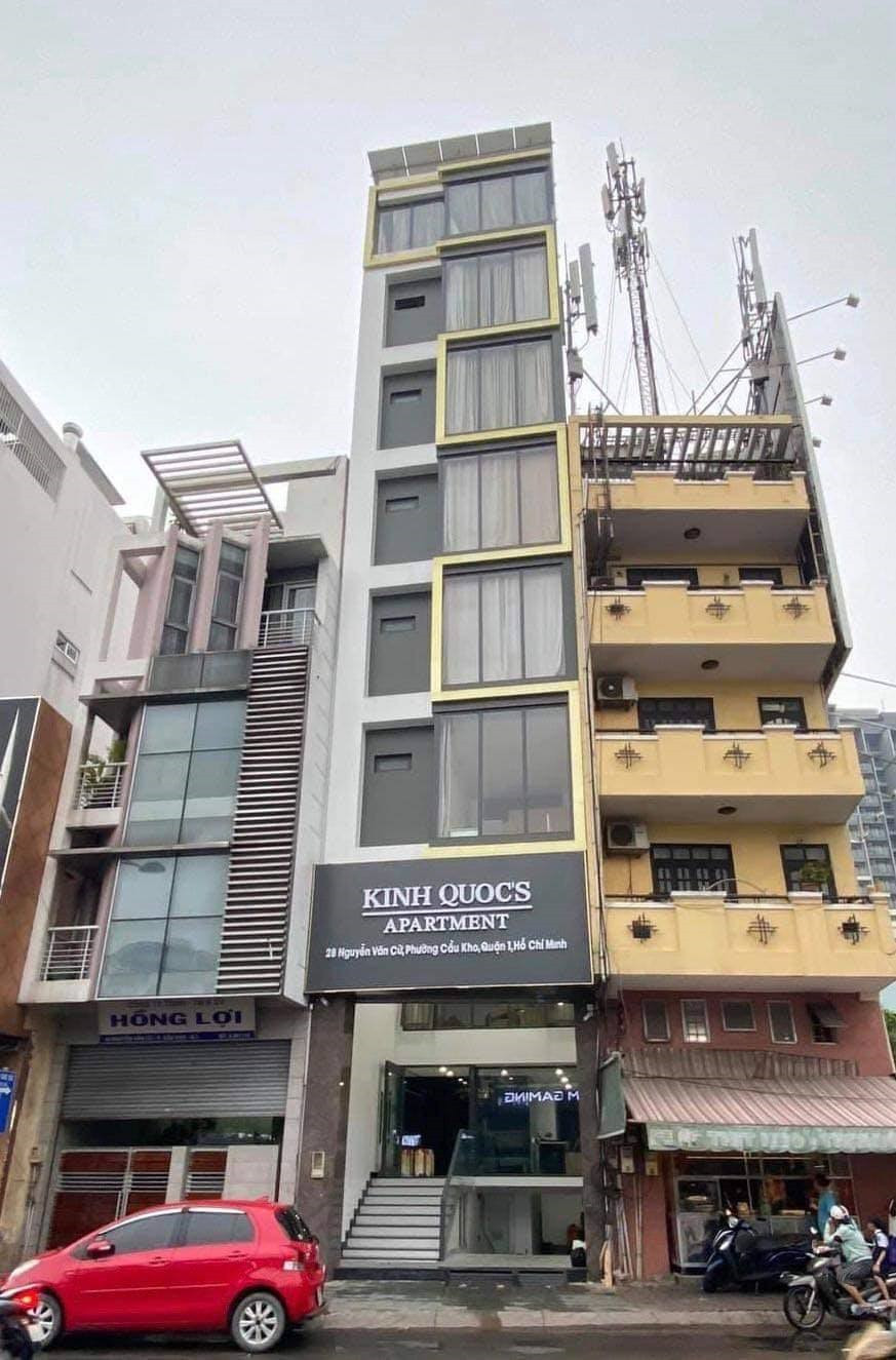 Căn nhà của Kinh Quốc có 7 tầng, tổng diện tích sử dụng khoảng 700 m2, nằm ở mặt tiền đắt đỏ đường Nguyễn Văn Cừ (quận 1). Ảnh: Lao động