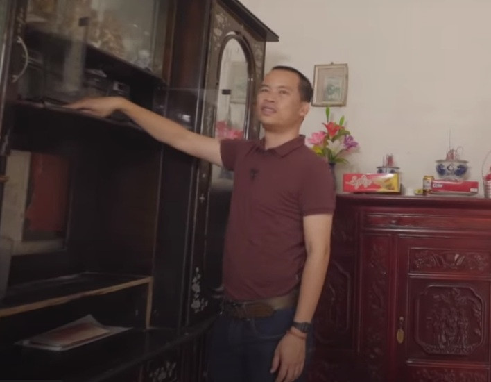 Dù tu sửa lại ngôi nhà nhưng Minh Vương vẫn giữ lại nhiều đồ vật mang nhiều kỷ niệm của gia đình. Ảnh: Vlog Minh Hải