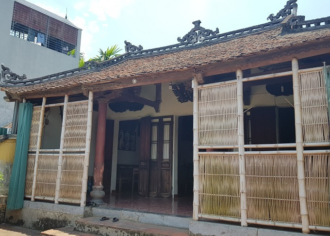 Ngôi nhà được xây dựng vào đầu thế kỷ 20 trên khuôn viên rộng 900m2. Trải qua nhiều biến động, khuôn viên khu nhà hiện chỉ còn 300m2. Ảnh: Vietnamnet