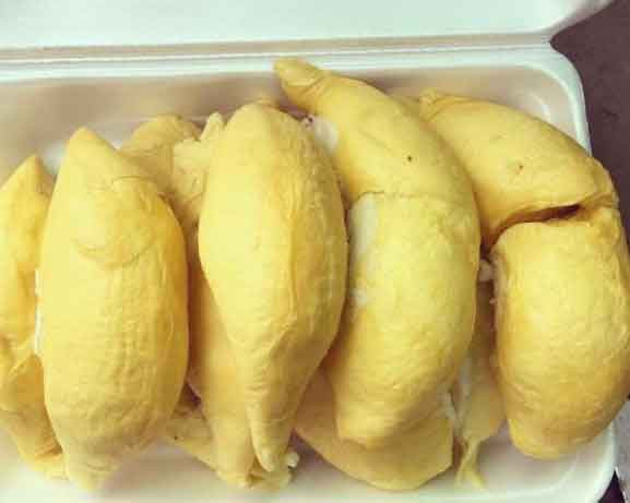 Sầu riêng Thái Lan có trọng lượng từ 2-4kg cũng được ưa chuộng tại Việt Nam với giá từ 100.000 - 140.000 đồng/kg. Ảnh: Facebook