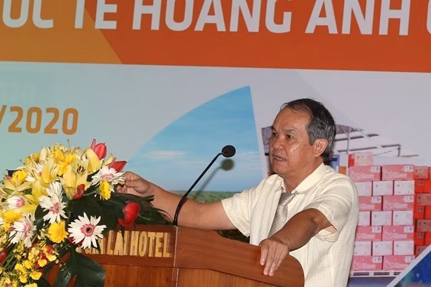 Bat ngo voi muc luong, thuong cua cac dai gia Viet