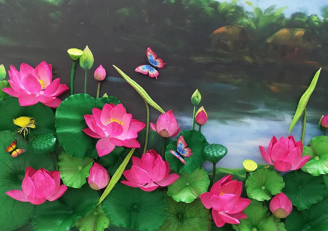 Do phải làm rất kỳ công, tỉ mỉ nên giá hoa đất sét cao gấp đôi, thậm chí là gấp 3 - 4 lần so với hoa đá, hoa lụa giả. Có những bức tranh hoa đất sét giá tới 2-3 triệu đồng. Ảnh: Facebook.