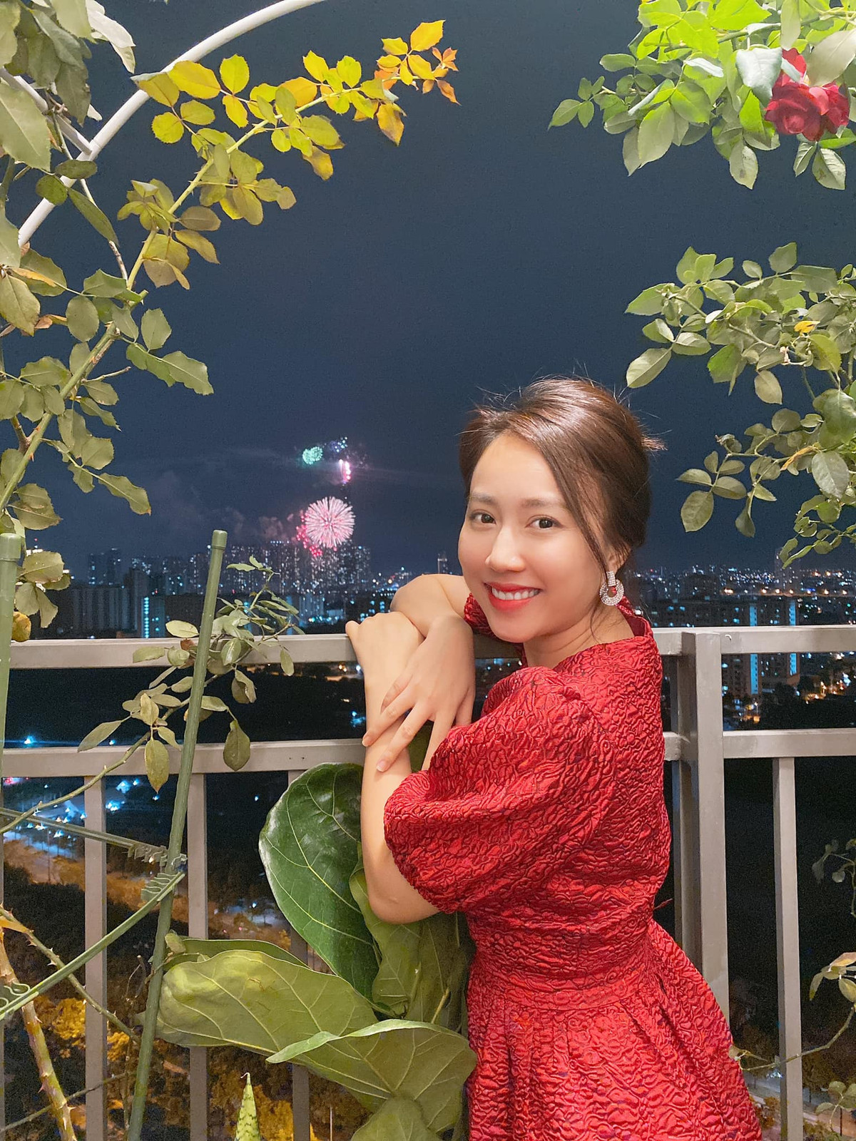 Căn hộ của Huỳnh Hồng Loan có view toàn nhà Landmark 81 tuyệt đẹp.