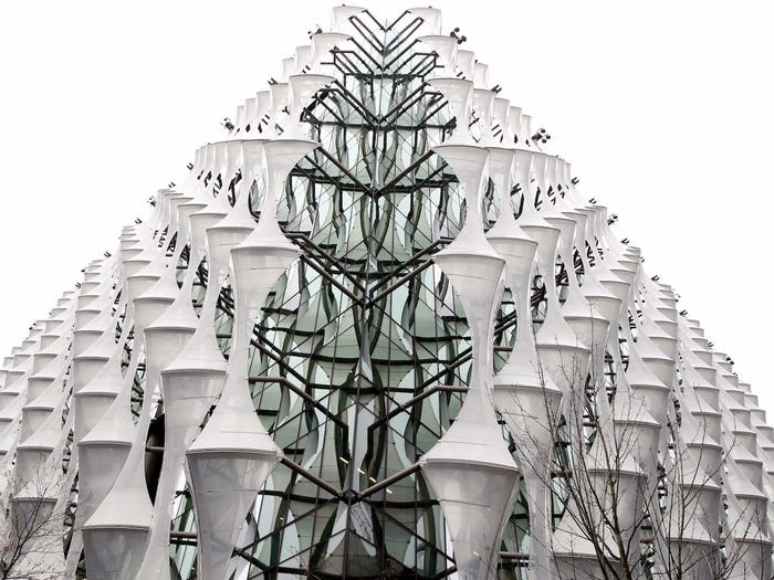 Công trình do kiến trúc sư Kieran Timberlake tại Mỹ thiết kế. Mỗi tầng đều có khu vườn bên trong được làm theo những thắng cảnh nổi tiếng tại Mỹ. Ảnh: Reuters