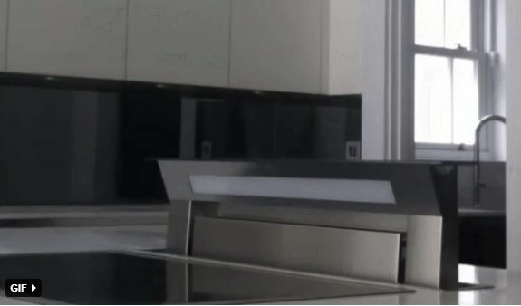 Hồ Ngọc Hà trang bị cho khu bếp 2 máy hút mùi âm bàn trị giá tới gần 200 triệu đồng.