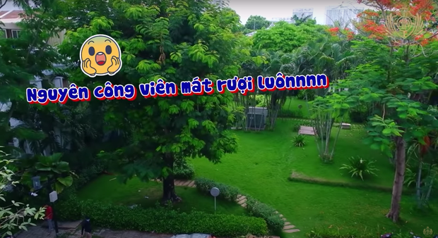 Từ biệt thự của đại gia Minh Nhựa có thể nhìn ra công viên thoáng mát.
