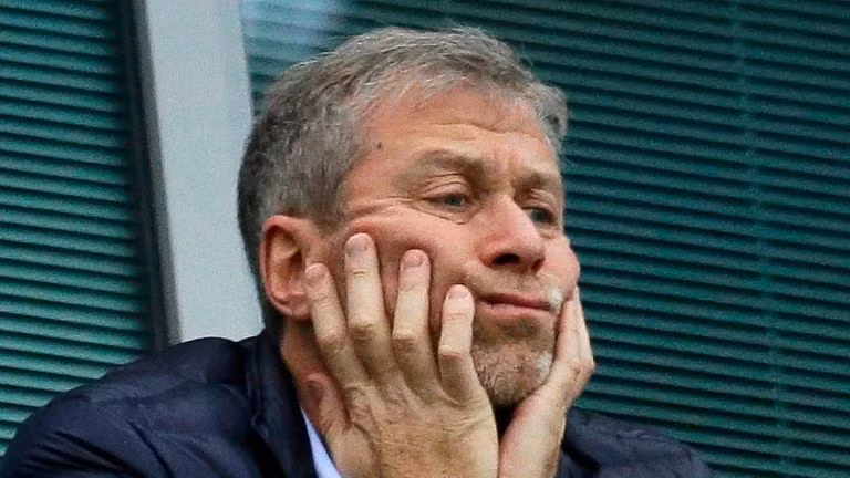 Bữa trưa của tỷ phú Roman Abramovich tương đương với mức thu nhập trung bình của một người Singapore trong một năm.