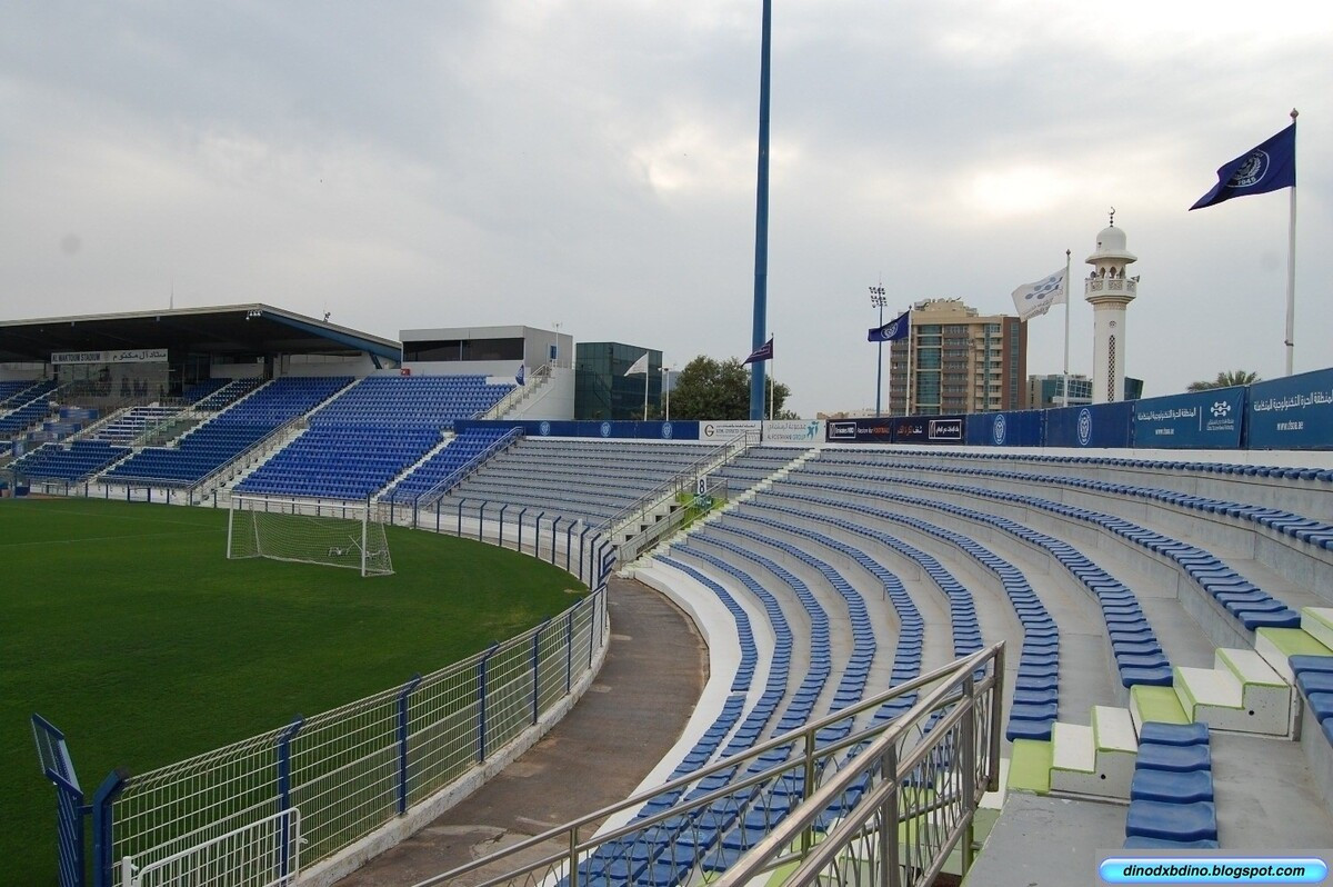 Các ghế trên sân đều có màu xanh đẹp mắt. Ảnh: Vnexpress.
