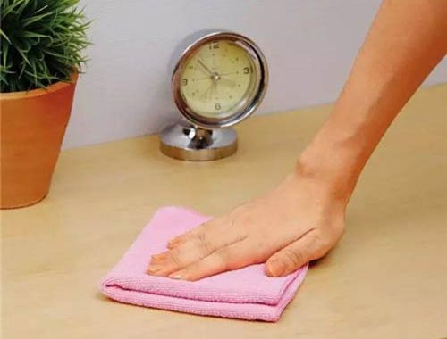 Dọn dẹp nhà cửa bằng dung dịch tẩy rửa hay sản phẩm gì thì bạn cũng không nên dùng 1 miếng giẻ. Bởi chắc chắn hiệu quả làm sạch cũng không được tối đa.