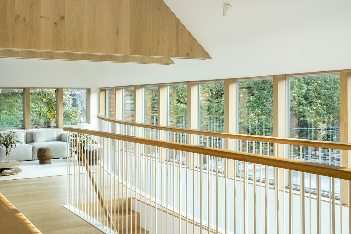 Việc xây tầng hầm không chỉ để phục vụ nhu cầu cất trữ đồ đạc mà còn là giải pháp giúp mặt sàn tầng 1 thông thoáng.