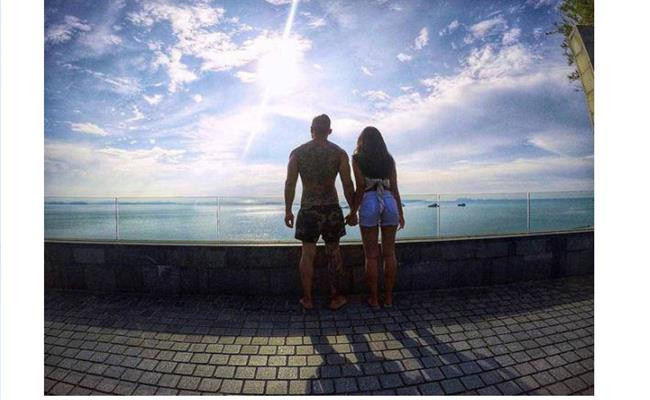 Trên mạng xã hội, cô thường xuyên khoe loạt ảnh di chuyển qua nhiều nước trên khắp thế giới để du lịch cùng chồng, tận hưởng cuộc sống xa hoa đáng mơ ước. Ảnh: FBNV