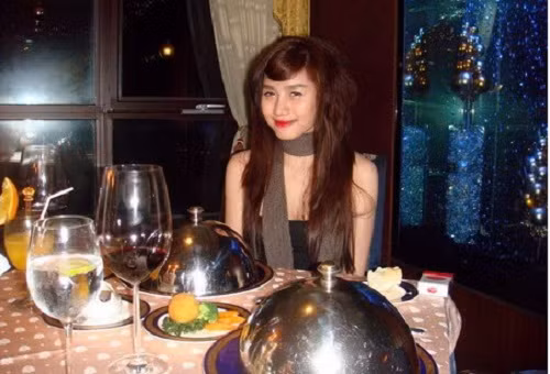 Meo Meo từng được cộng đồng mạng biết đến với danh xưng “hot girl số 1 Sài thành”, “nữ hoàng đồ hiệu”. Ảnh: FBNV