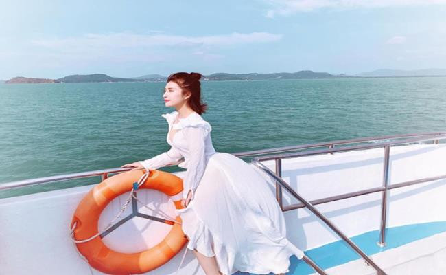 Bản thân Vân Navy đang sở hữu hệ thống shop hàng hiệu tại TP.HCM và có một cuộc sống vô cùng “sang chảnh”. Ảnh: FBNV