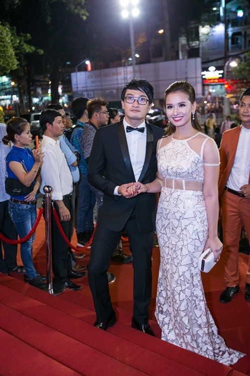 Diễn viên Quốc Thái và người đẹp Lã Thanh Huyền song hành trên thảm đỏ