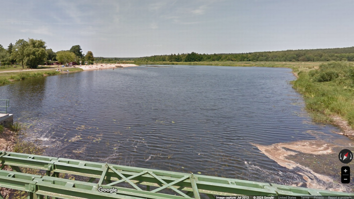 Trong thời gian từ khoảng năm 800 - 1050, người Viking thực hiện nhiều cuộc đột kích khắp châu Âu. Do đó, việc tìm thấy thanh kiếm khoảng 1.000 tuổi ở Ba Lan là điều dễ hiểu.