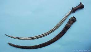 Vũ khí này có khả năng sát thương cao khi đối phương rất khó để chặn được đòn tấn công của chiến binh được trang bị thanh kiếm Shotel.