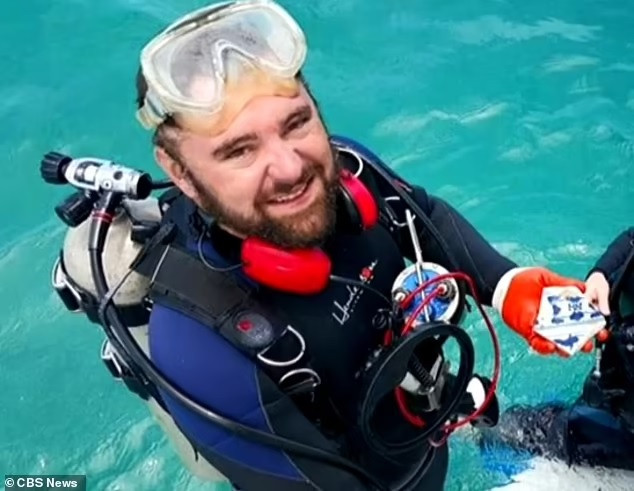 Vào ngày 24/7/1715, hạm đội tàu chở kho báu của Tây Ban Nha đã khởi hành từ Havana, Cuba, hướng đến Seville. Vài ngày sau, con tàu gặp phải một cơn bão ngoài khơi bờ biển phía đông Florida. Hậu quả là 11 trong số 12 con tàu bị đánh chìm, hàng trăm thủy thủ thiệt mạng và kho báu vàng, bạc trị giá hơn 400 triệu USD chìm xuống đáy biển. Ảnh: CBS News.