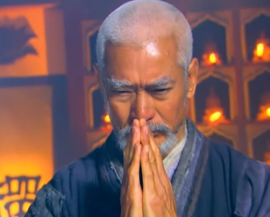 Vô Danh thần tăng (hay còn gọi là Tảo địa tăng) được nhà văn Kim Dung giới thiệu tới độc giả trong tác phẩm "Thiên long bát bộ". Mỗi khi ông xuất hiện, chẳng mấy người nhận ra ông.