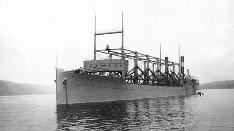 USS Cyclops là tàu tiếp liệu lớn nhất Hải quân Mỹ với chiều dài 167m. Vào tháng 3/1918, con tàu mất tích bí ẩn khi đi qua vùng biển "Tam giác quỷ" Bermuda và trở thành bí ẩn hàng hải lớn mà giới chuyên gia nỗ lực giải mã. Ảnh: Apic/Getty.