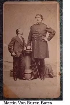 Nữ hoàng Victoria đã gửi tặng vợ chồng Anna và Martin một cặp đồng hồ vàng đính kim cương cỡ lớn. Sau đám cưới tổ chức ở London, Anh, cặp đôi xây dựng tổ ấm ở Seville, Ohio, Mỹ. Ngôi nhà của họ có kích thước lớn, trong đó, trần nhà cao tới 4,3m và các cửa ra vào nhà cao hơn 2,4m.