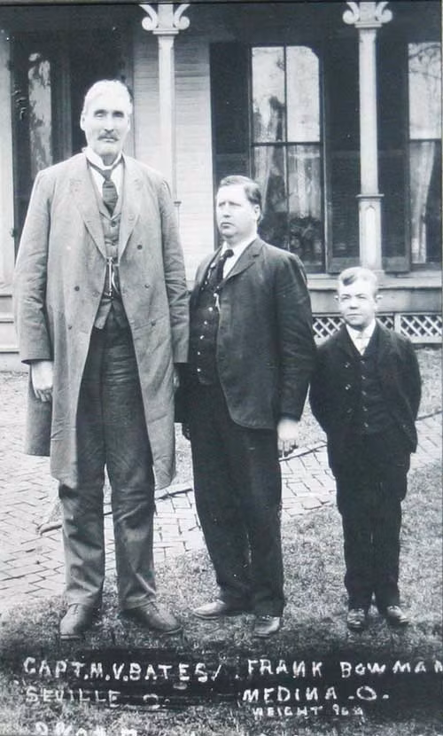 Cặp đôi được PT Barnum mời đi biểu diễn khắp nơi và giúp họ kiếm được khoản tiền lớn để trang trải cuộc sống. Tháng 5/1874, Anna sinh con đầu lòng nặng 8,2 kg nhưng đứa trẻ ngay sau đó chết yểu. Đứa con thứ hai của vợ chồng cô chào đời vào mùa Đông năm sau. Đứa trẻ nặng 12 kg nhưng chỉ sống được 11 giờ rồi tử vong.