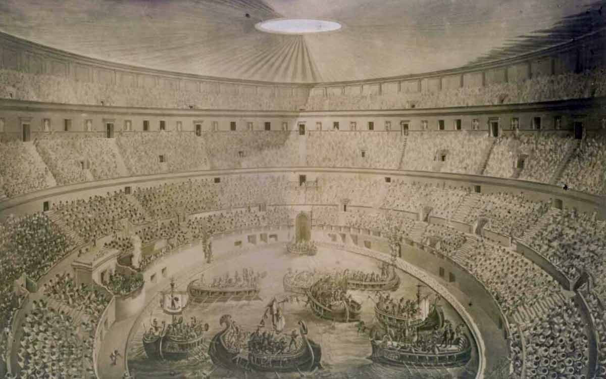 Các địa điểm tổ chức Naumachia được xây dựng ở Rome và nhiều nơi khác trên khắp lãnh thổ đế chế La Mã có diện tích hàng trăm mét vuông và được đổ đầy nước với độ sâu dưới 2m.