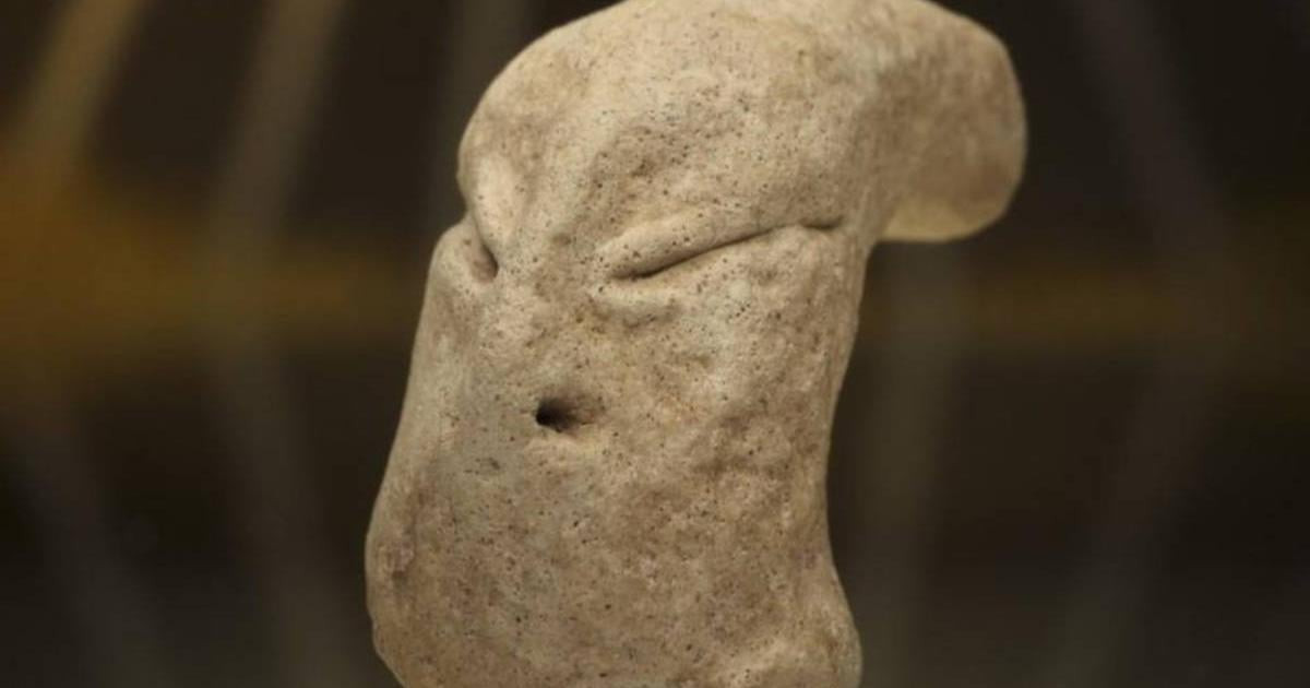 Bức tượng Ubaid được làm bằng đất sét, chế tác tinh xảo với kích thước nhỏ, hộp sọ dài, mắt xếch và mũi tẹt.