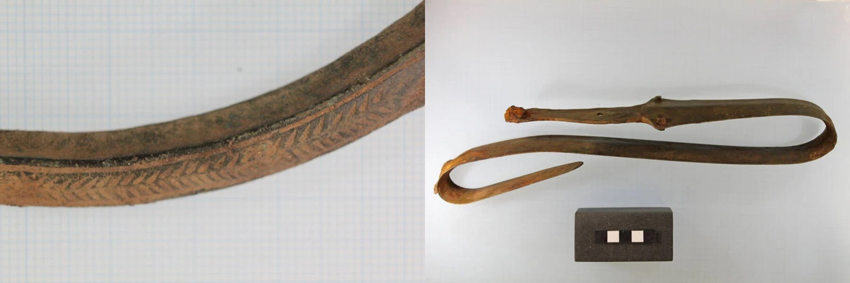 Thanh kiếm được uốn cong thành hình chữ “S” trước khi được chôn trong đầm lầy. Đinh tán sắt ở chuôi thanh kiếm là một trong những đinh tán sắt sớm nhất được biết đến ở Đan Mạch, có niên đại từ khoảng năm 500 trước Công nguyên.