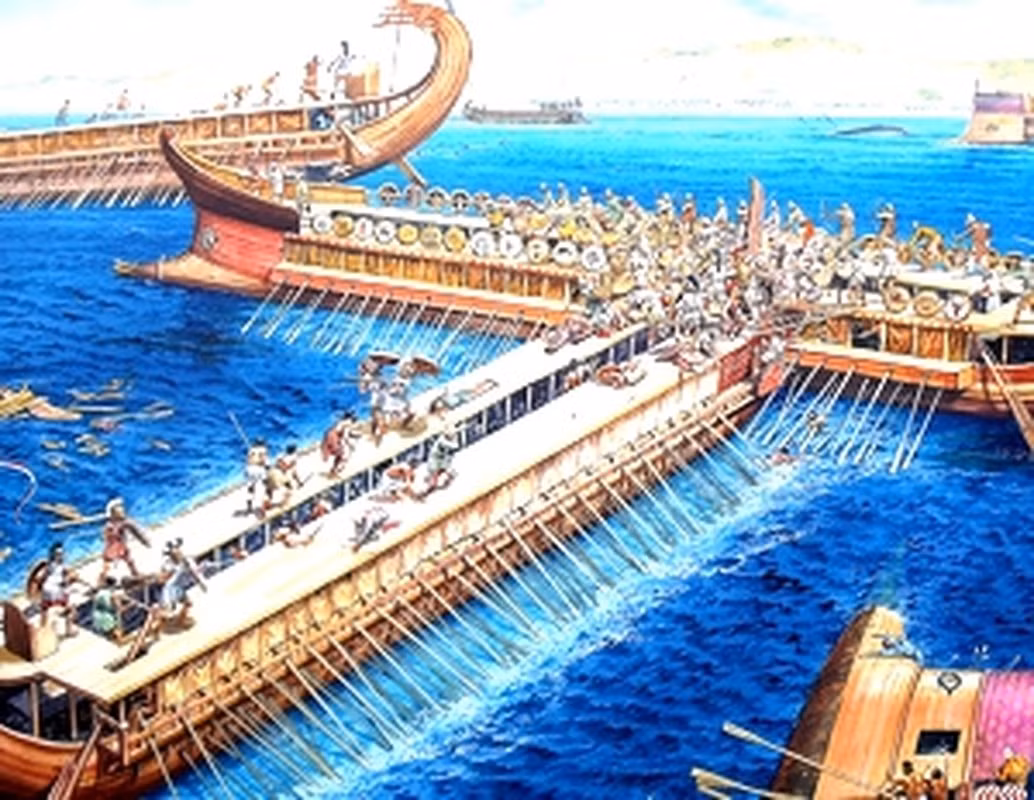 Do người Hy Lạp tin rằng Nữ hoàng Artemisia I đã tử trận trong cuộc tấn công đó nên lơ là phòng bị. Kết quả là sáng sớm ngày hôm sau, bà hoàng này chỉ huy 5 tàu chiến, mở cuộc tấn công bất ngờ nhằm vào hạm đội của Hy Lạp.